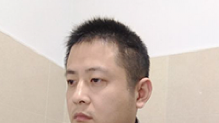 <div class="col-md-7" style="padding:0 20px 0 0;"> 								<h3>呂小鋒</h3> 								<p>中國核工業(yè)華興建設(shè)有限公司<br /><br /></p> 							</div><p class="description">十分有幸參加了2017年第一屆建筑業(yè)財稅知識競賽，并一路走到?jīng)Q賽，取得團(tuán)隊銀獎的好成績。這次競賽開闊了我的眼界，</p>